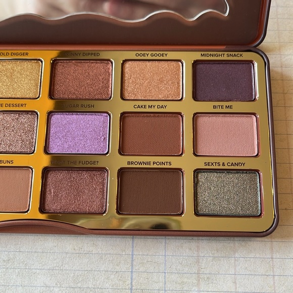 Too Faced Better Than Chocolate Cocoa-Infused Eye Shadow  Too Faced Better than Chocolate Cocoa-Infused Eyeshadow Palette